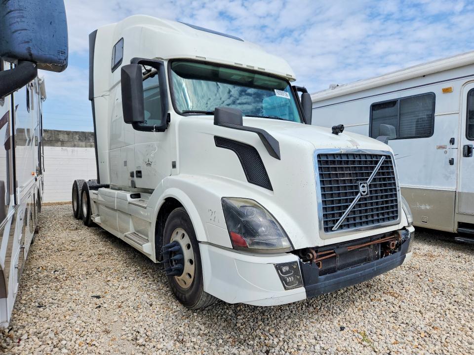 60509156 :رقم المزاد ، 4V4NC9EH1GN942026 vin ، 2016 Volvo Vnl (4) مزاد بيع