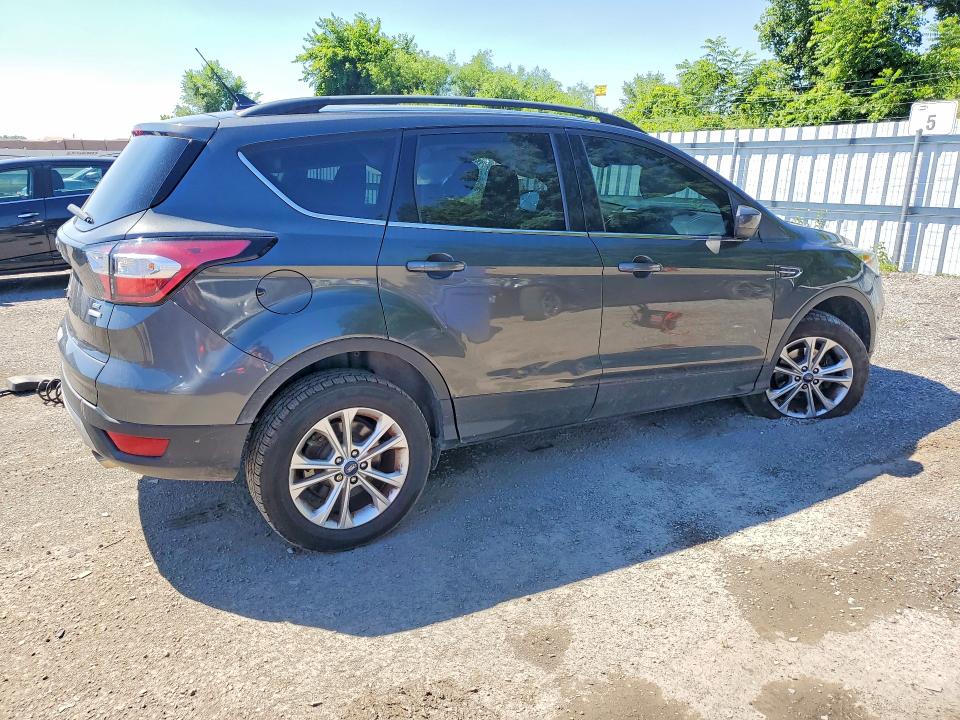 62538856 :رقم المزاد ، 1FMCU0GD1JUC91849 vin ، 2018 Ford Escape مزاد بيع