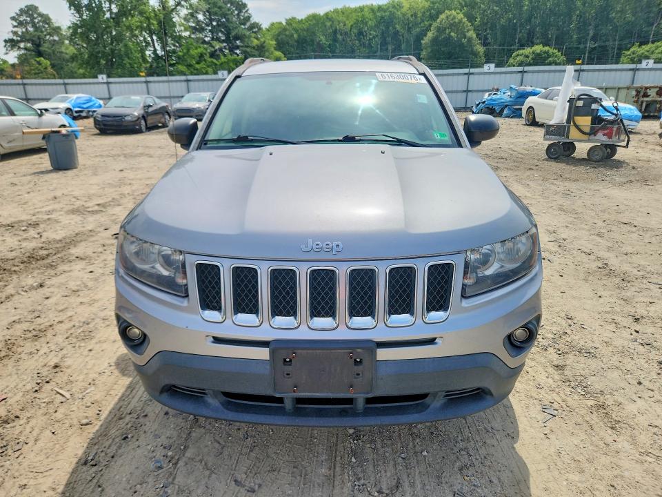 61630076 :رقم المزاد ، 1C4NJDBB3FD416621 vin ، 2015 Jeep Compass مزاد بيع