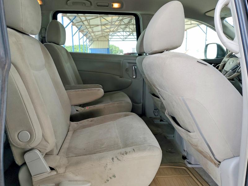 62302636 :رقم المزاد ، JN8AE2KP9H9168467 vin ، 2017 Nissan Quest مزاد بيع