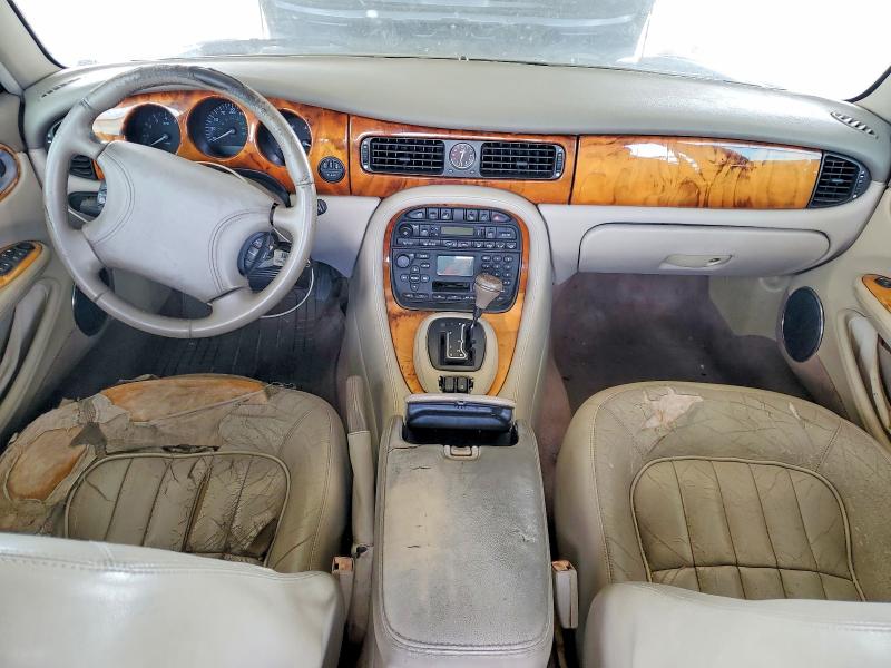 61605816 :رقم المزاد ، SAJDA14C1YLF13765 vin ، 2000 Jaguar Xj8 مزاد بيع