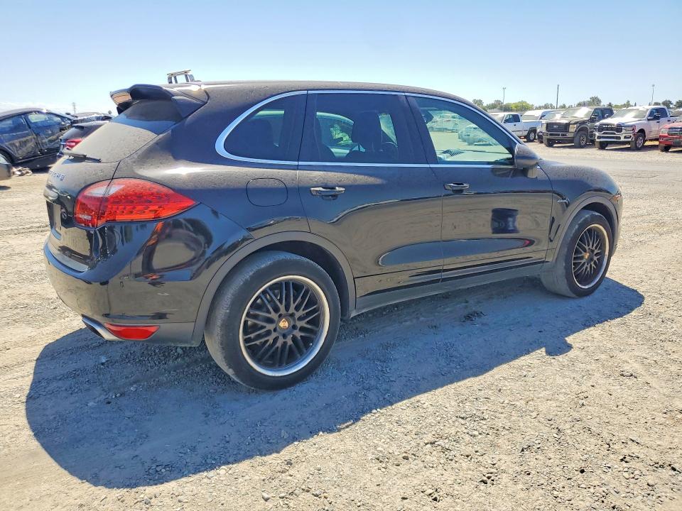 60891346 :رقم المزاد ، WP1AF2A22ELA39515 vin ، 2014 Porsche Cayenne مزاد بيع