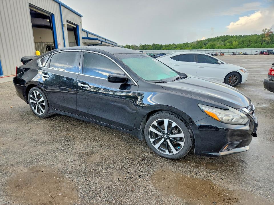 Продаж на аукціоні авто 2018 Nissan Altima, vin: 1N4AL3AP2JC221288, номер лоту: 61571116