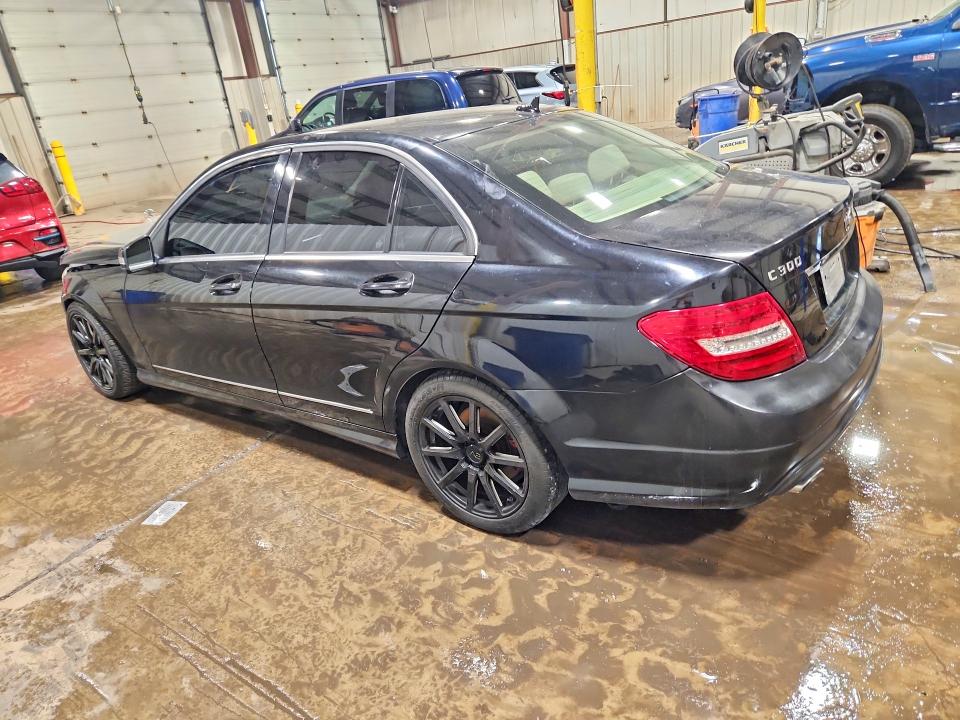 60366056 :رقم المزاد ، WDDGF8BB0CR230119 vin ، 2012 Mercedes-benz C مزاد بيع