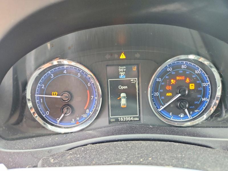 60206806 :رقم المزاد ، 5YFBURHE2HP687887 vin ، 2017 Toyota Corolla مزاد بيع