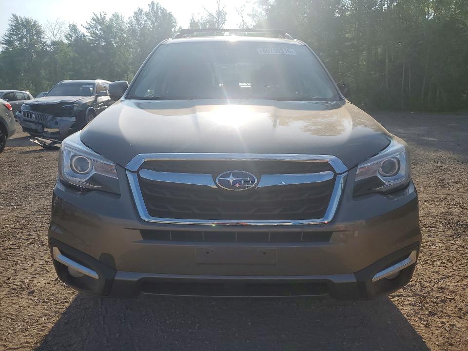 60790316 :رقم المزاد ، JF2SJESC7HH506062 vin ، 2017 Subaru Forester مزاد بيع