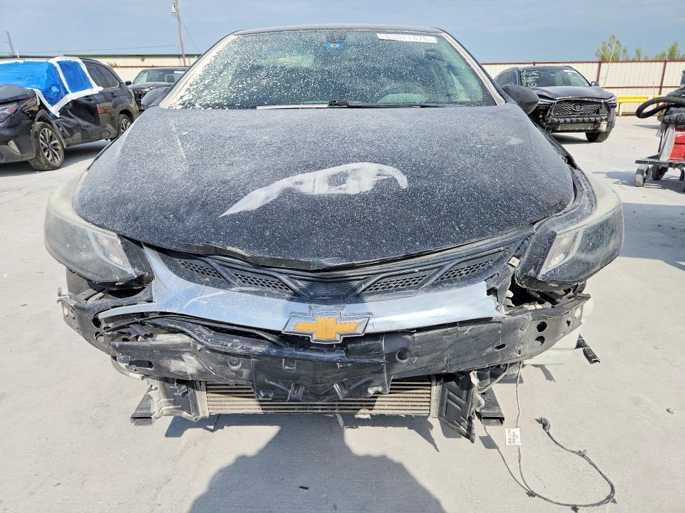 63021876 :رقم المزاد ، 1G1BE5SM5K7101092 vin ، 2019 Chevrolet Cruze مزاد بيع
