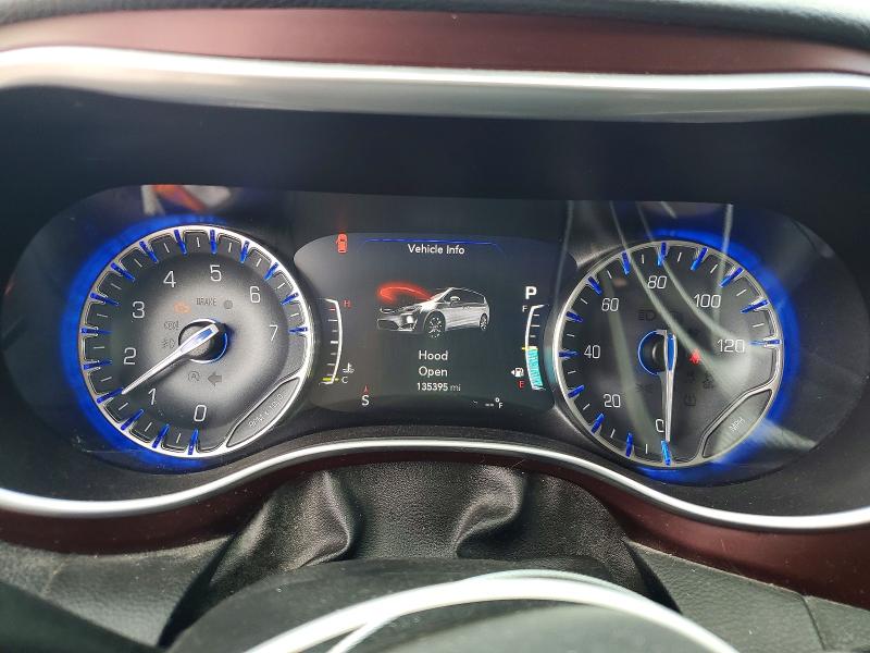 61560686 :رقم المزاد ، 2C4RC1GG8HR531536 vin ، 2017 Chrysler Pacifica مزاد بيع