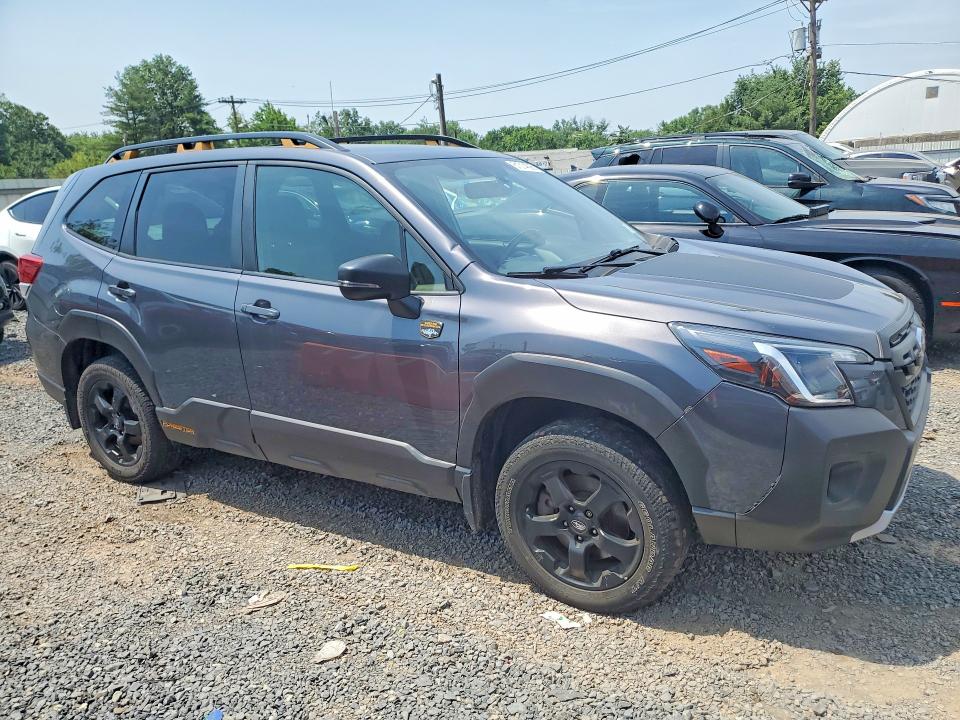 61014696 :رقم المزاد ، JF2SKAMC3NH427583 vin ، 2022 Subaru Forester مزاد بيع