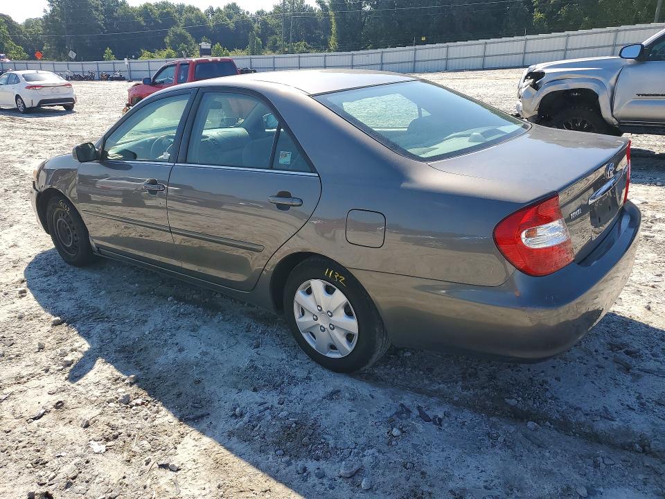 61219426 :رقم المزاد ، 4T1BE32K82U581488 vin ، 2002 Toyota Camry مزاد بيع