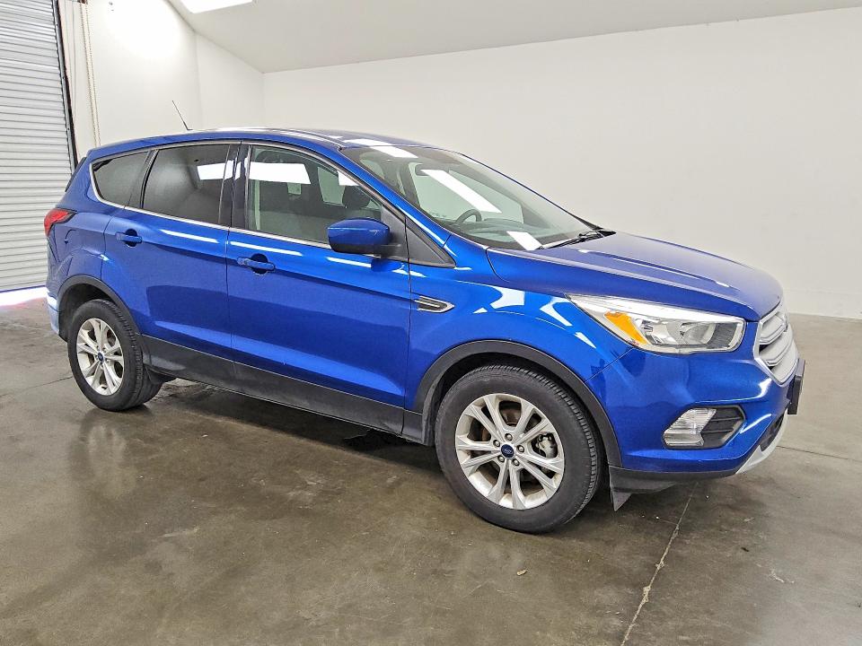 62992606 :رقم المزاد ، 1FMCU0GD5KUB31118 vin ، 2019 Ford Escape مزاد بيع