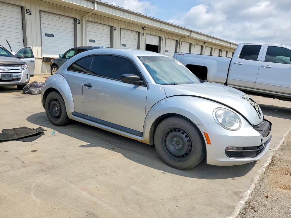 61302526 :رقم المزاد ، 3VWFP7AT1CM644693 vin ، 2012 Volkswagen Beetle مزاد بيع