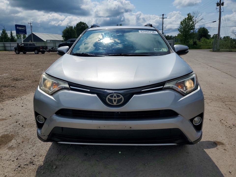 63493716 :رقم المزاد ، 2T3RFREV6HW686468 vin ، 2017 Toyota Rav4 مزاد بيع