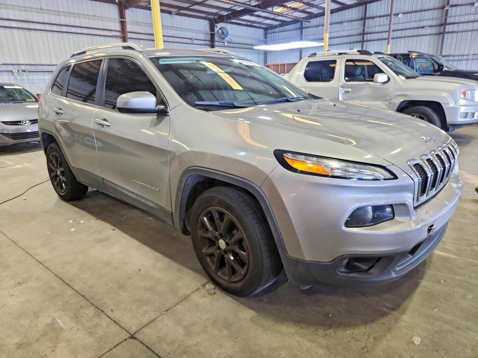 61615976 :رقم المزاد ، 1C4PJLCB2HW526746 vin ، 2017 Jeep Cherokee مزاد بيع