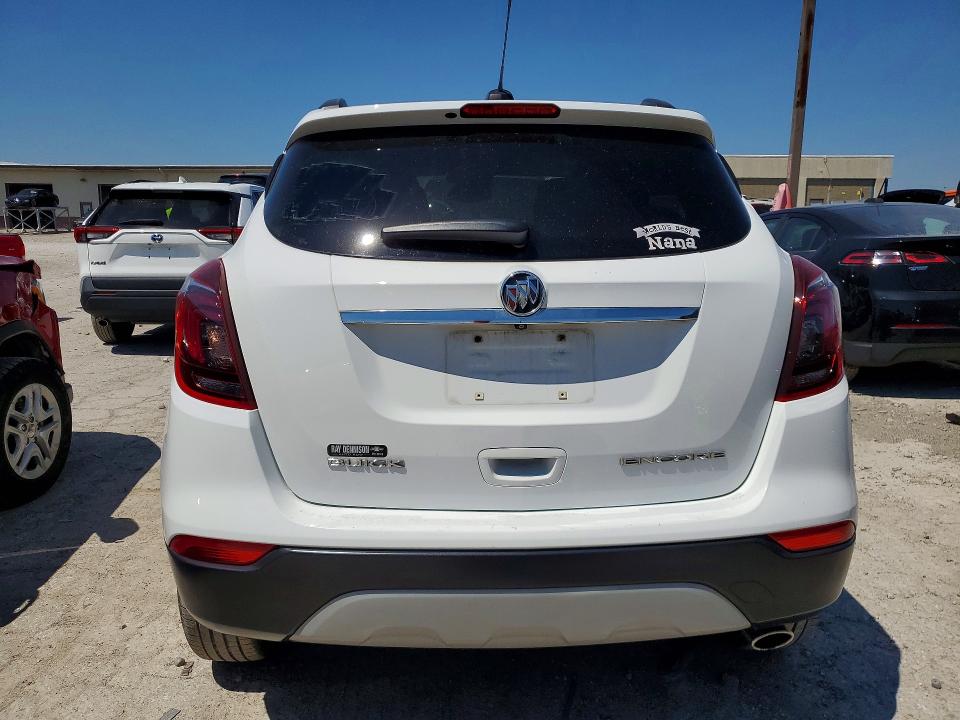 60829016 :رقم المزاد ، KL4CJASB2JB558009 vin ، 2018 Buick Encore مزاد بيع