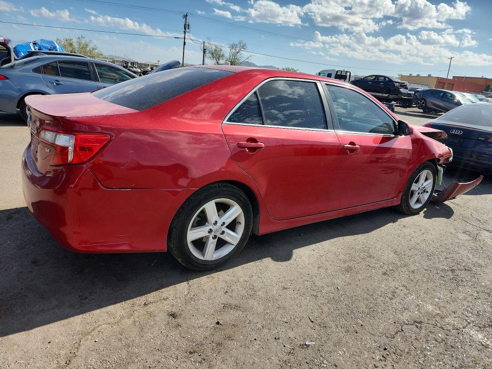 63024086 :رقم المزاد ، 4T1BF1FK3EU817044 vin ، 2014 Toyota Camry مزاد بيع