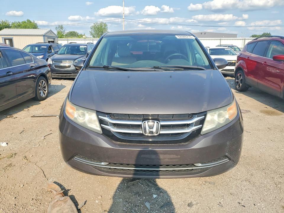 62086216 :رقم المزاد ، 5FNRL5H4XFB086432 vin ، 2015 Honda Odyssey مزاد بيع