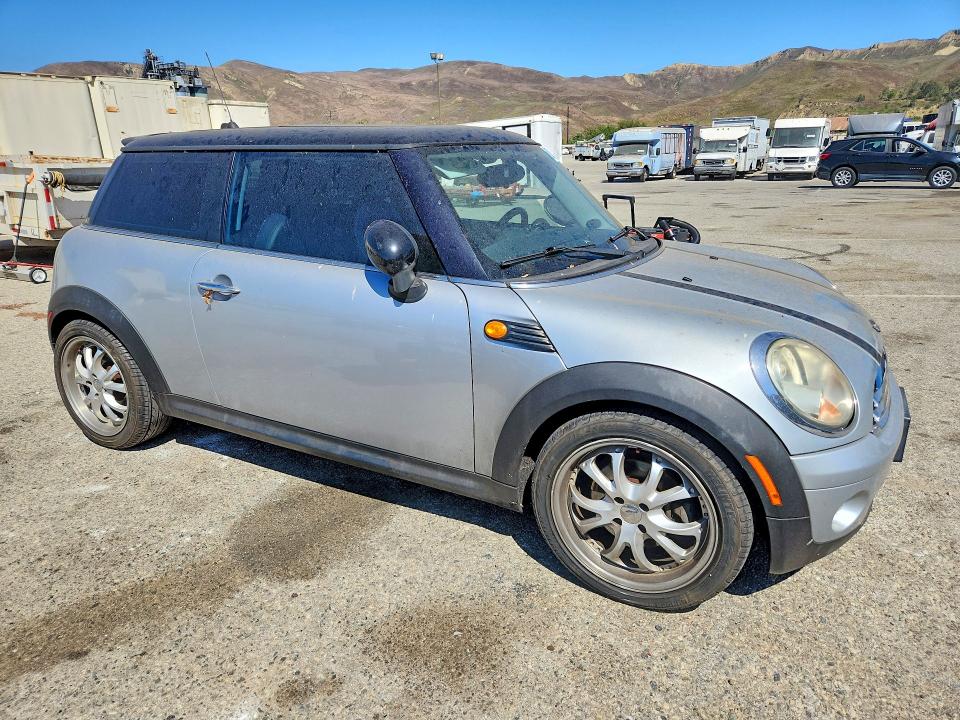 2010 Mini Cooper მანქანა იყიდება აუქციონზე, vin: WMWMF3C50ATZ64264, აუქციონის ნომერი: 60325266