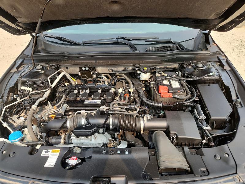 61837476 :رقم المزاد ، 1HGCV1F15JA266406 vin ، 2018 Honda Accord مزاد بيع