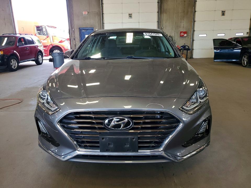 2018 Hyundai Sonata მანქანა იყიდება აუქციონზე, vin: 5NPE24AF7JH692904, აუქციონის ნომერი: 61547526