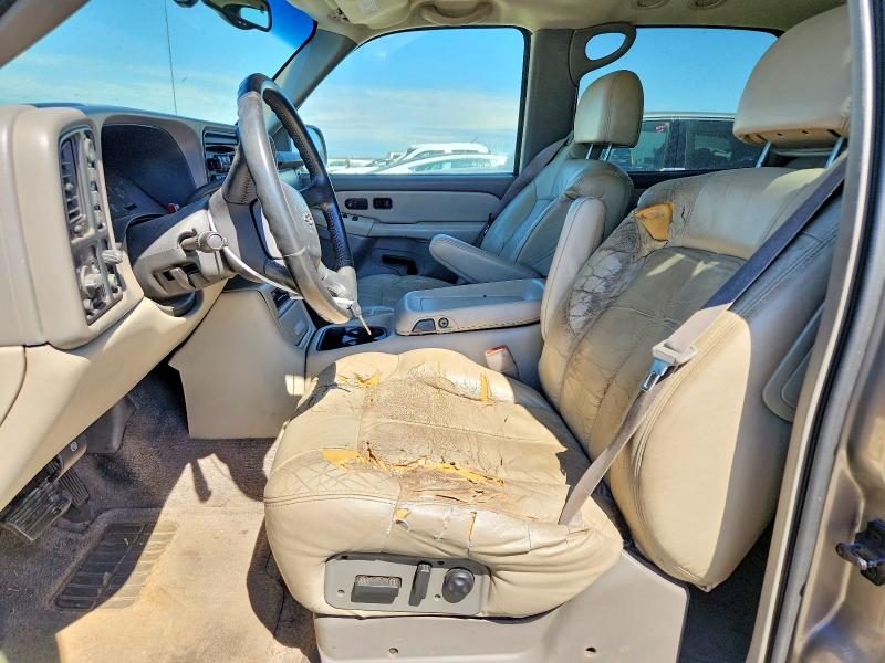 2000 Chevrolet Suburban მანქანა იყიდება აუქციონზე, vin: 3GNFK16T5YG151958, აუქციონის ნომერი: 62005636