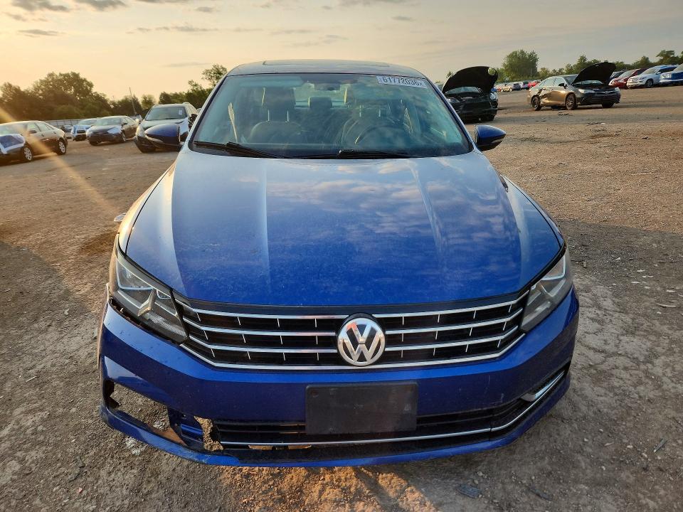 Продажа на аукционе авто 2016 Volkswagen Passat, vin: 1VWBT7A37GC015988, номер лота: 61772036