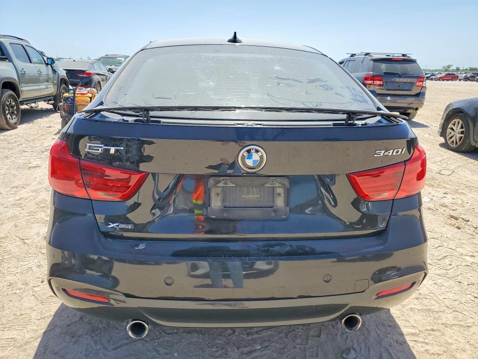 60577496 :رقم المزاد ، WBA8Y3C58JG451395 vin ، 2018 Bmw 340 مزاد بيع