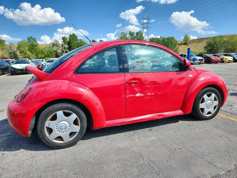 61820626 :رقم المزاد ، 3VWCC21C5XM447808 vin ، 1999 Volkswagen New Beetle مزاد بيع