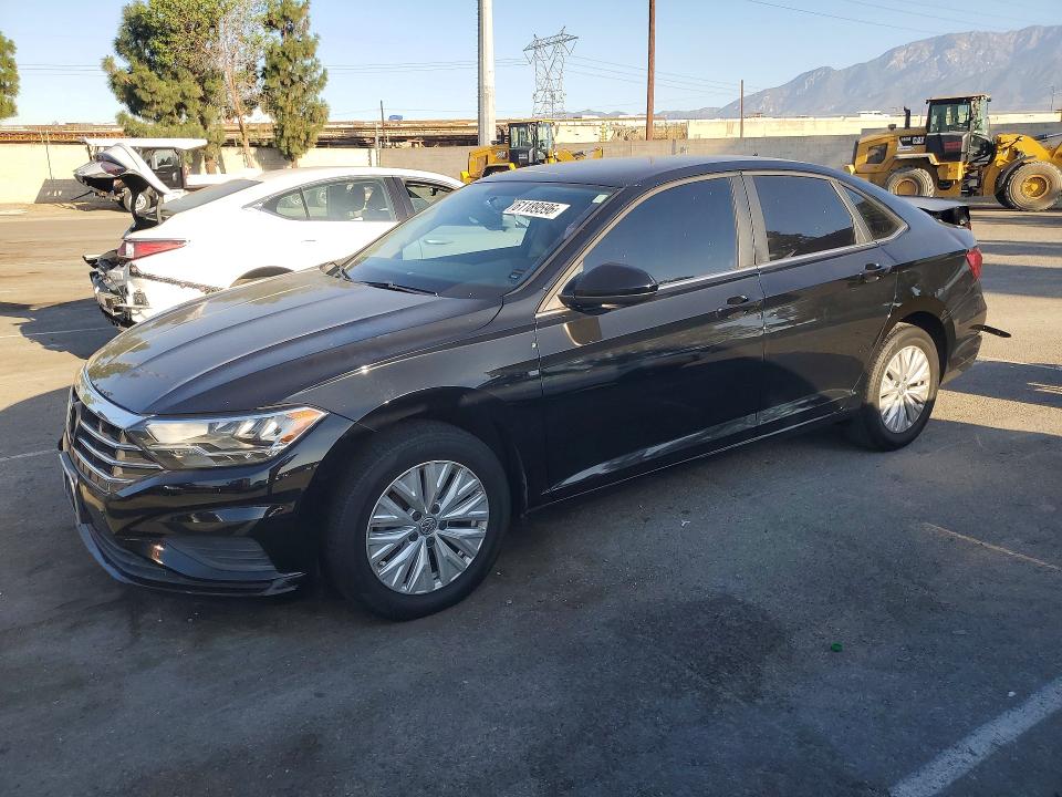 61189596 :رقم المزاد ، 3VWCB7BU5LM035051 vin ، 2020 Volkswagen Jetta مزاد بيع