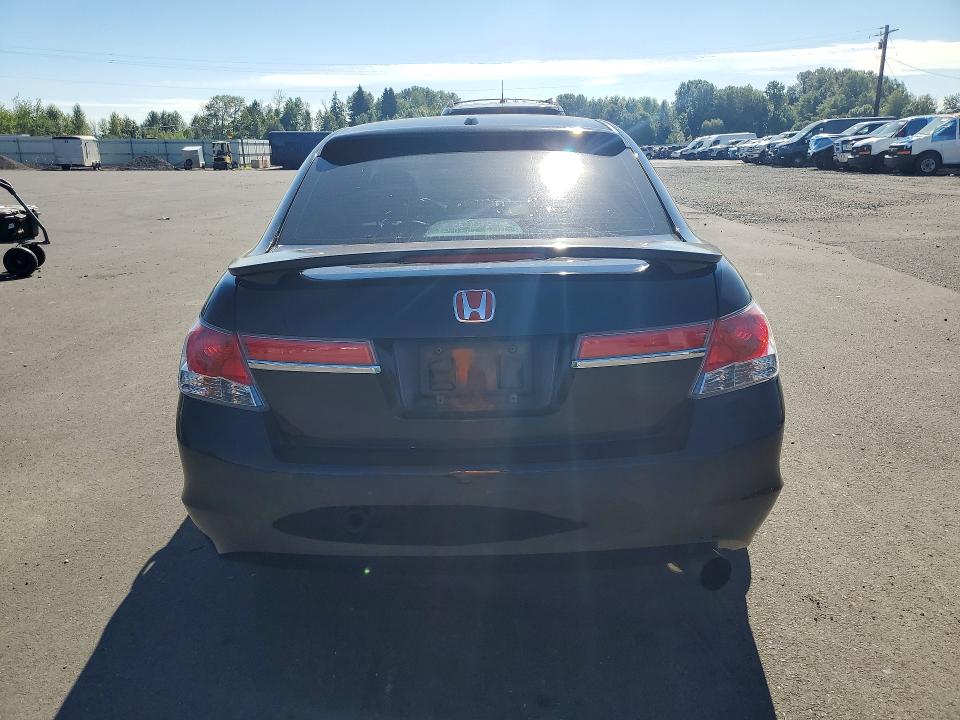 61111806 :رقم المزاد ، 1HGCP26898A131209 vin ، 2008 Honda Accord مزاد بيع