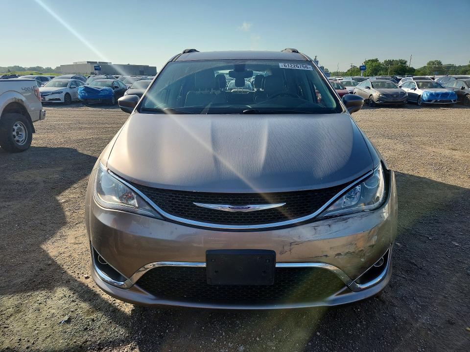 Продаж на аукціоні авто 2017 Chrysler Pacifica, vin: 2C4RC1BG8HR839717, номер лоту: 61226766