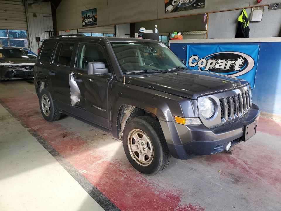 61920816 :رقم المزاد ، 1C4NJRBB7HD135275 vin ، 2017 Jeep Patriot مزاد بيع