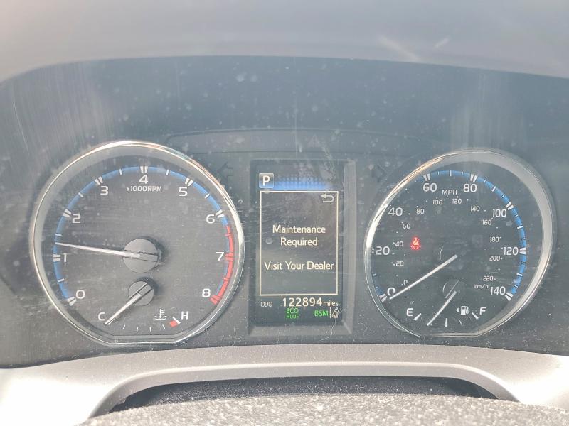 Auction sale of the 2018 Toyota Rav4, vin: JTMDFREVXJD246234, lot number: 61739596