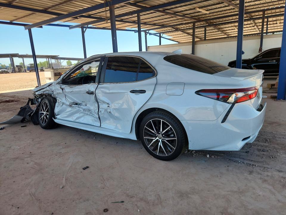 59917676 :رقم المزاد ، 4T1G11AK4NU011080 vin ، 2022 Toyota Camry مزاد بيع