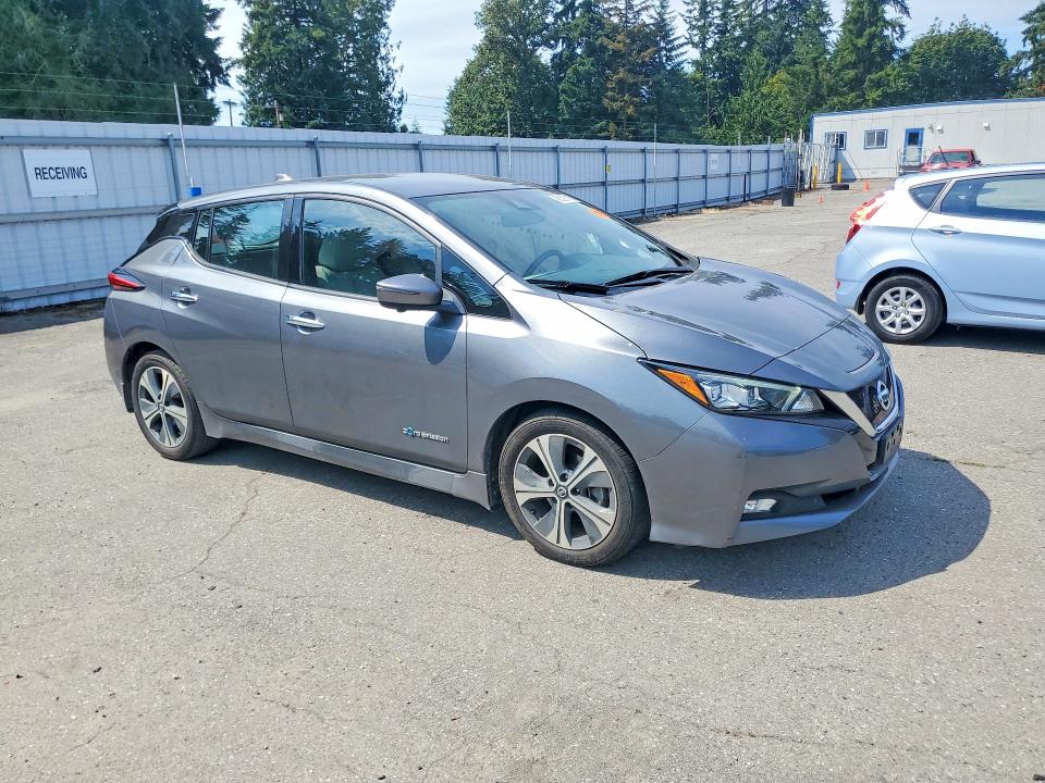 60528116 :رقم المزاد ، 1N4AZ1CP6JC302746 vin ، 2018 Nissan Leaf مزاد بيع