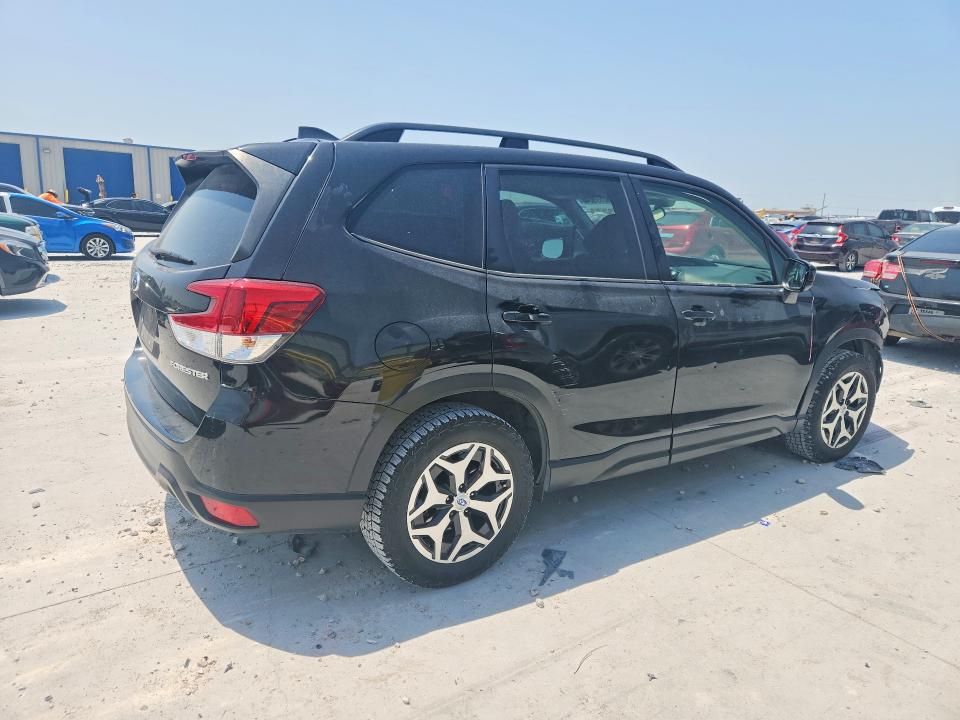 62595046 :رقم المزاد ، JF2SKAFC8MH471526 vin ، 2021 Subaru Forester مزاد بيع