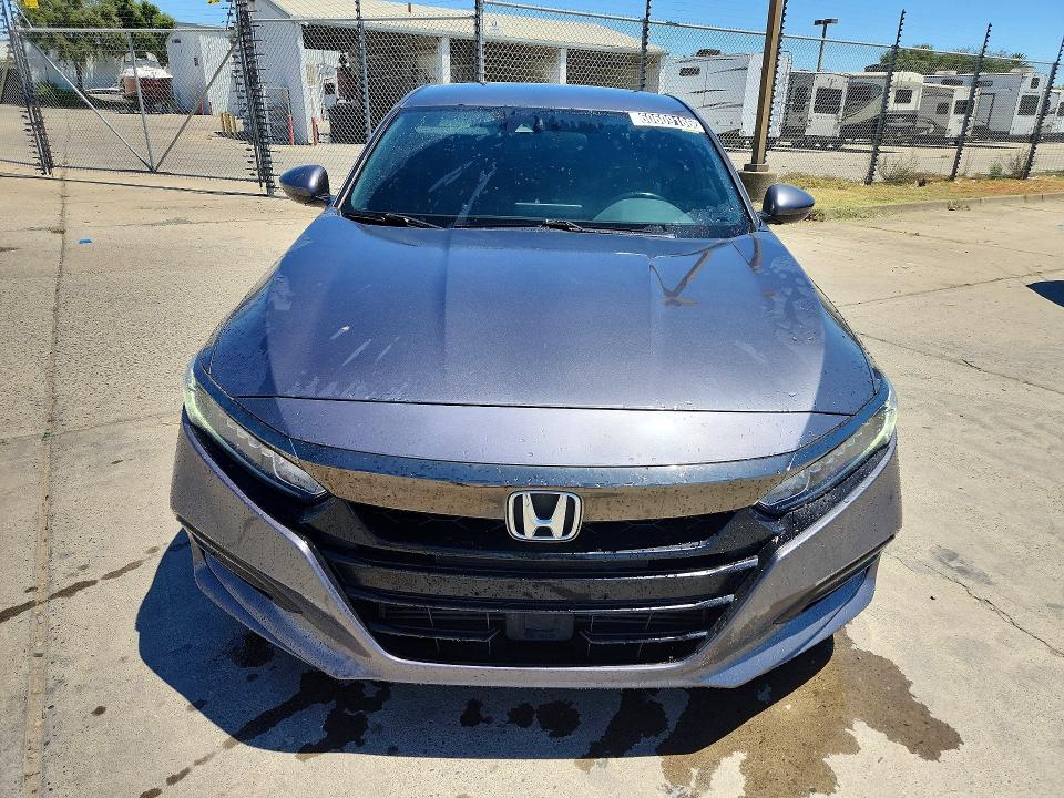 60609186 :رقم المزاد ، 1HGCV1F33LA083171 vin ، 2020 Honda Accord مزاد بيع