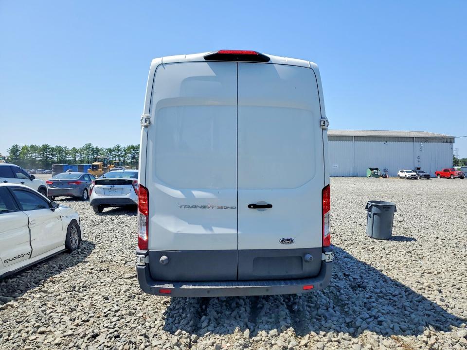 62064906 :رقم المزاد ، 1FTBF4XM4JKA33015 vin ، 2018 Ford Transit مزاد بيع