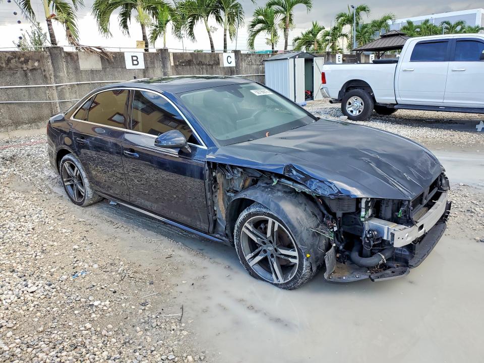 Продажа на аукционе авто 2018 Audi A4, vin: WAULMAF45JA212936, номер лота: 59796816