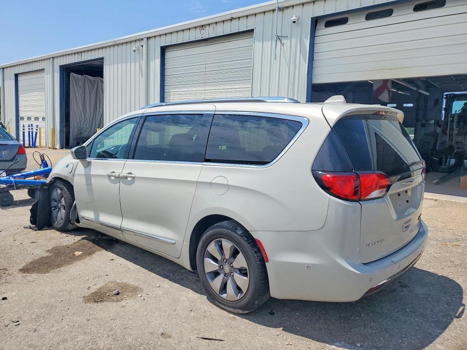 Продажа на аукционе авто 2020 Chrysler Pacifica, vin: 2C4RC1N73LR135185, номер лота: 62526616