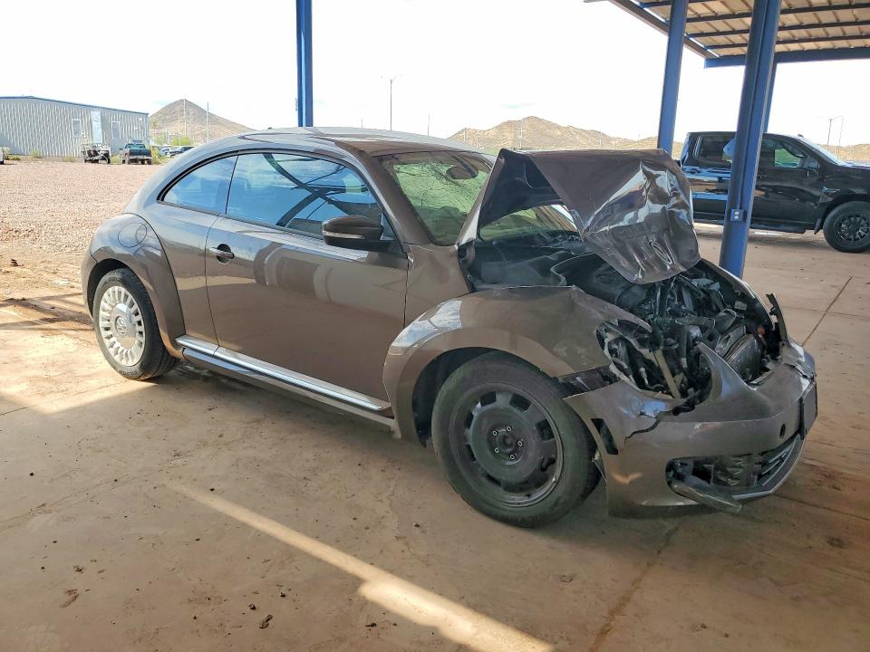 61810636 :رقم المزاد ، 3VWJ07AT1EM662290 vin ، 2014 Volkswagen Beetle مزاد بيع