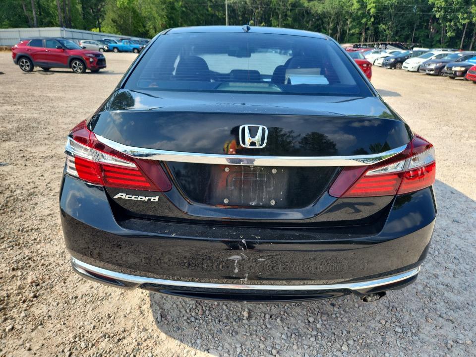 Продаж на аукціоні авто 2017 Honda Accord, vin: 1HGCR2F90HA216877, номер лоту: 60243926