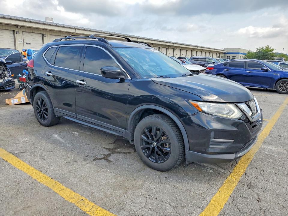 62600446 :رقم المزاد ، 5N1AT2MV4HC879232 vin ، 2017 Nissan Rogue مزاد بيع