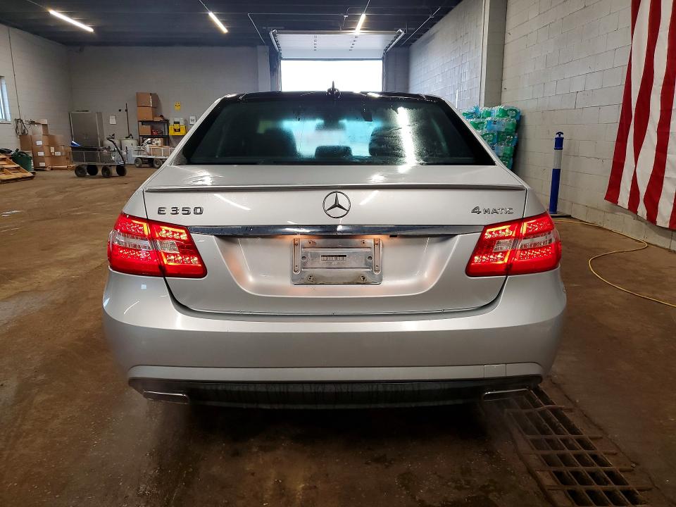 62864066 :رقم المزاد ، WDDHF8HB4BA301072 vin ، 2011 Mercedes-benz E مزاد بيع
