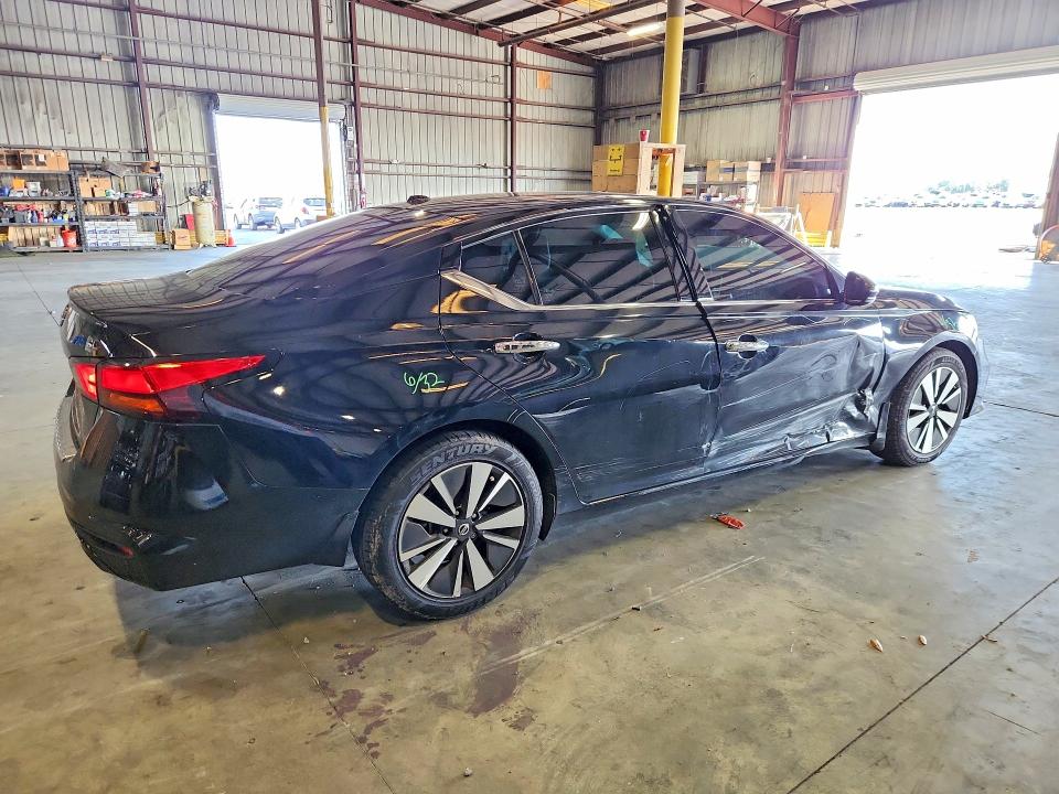 Продажа на аукционе авто 2021 Nissan Altima, vin: 1N4BL4EV0MN341750, номер лота: 61581036