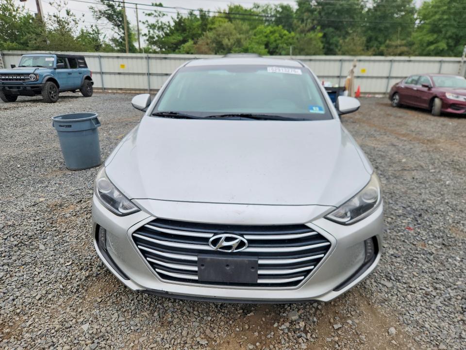 62913276 :رقم المزاد ، 5NPD84LF9JH286470 vin ، 2018 Hyundai Elantra مزاد بيع