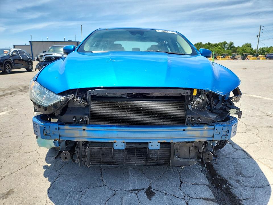 63585686 :رقم المزاد ، 3FA6P0HD3KR285718 vin ، 2019 Ford Fusion مزاد بيع