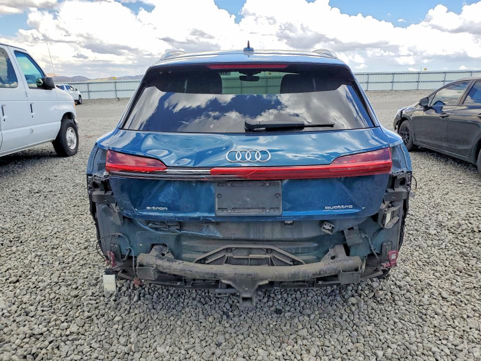 Продажа на аукционе авто 2021 Audi E-tron, vin: WA1VABGE4MB041252, номер лота: 61887926