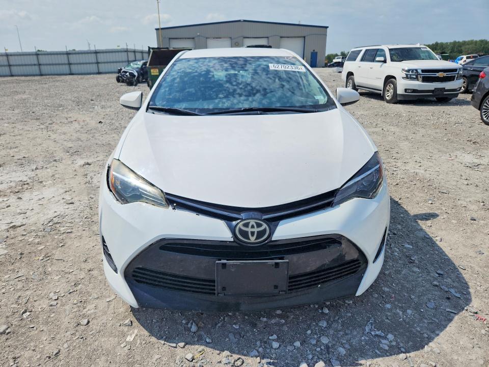 Продажа на аукционе авто 2018 Toyota Corolla, vin: 2T1BURHEXJC005330, номер лота: 62702336