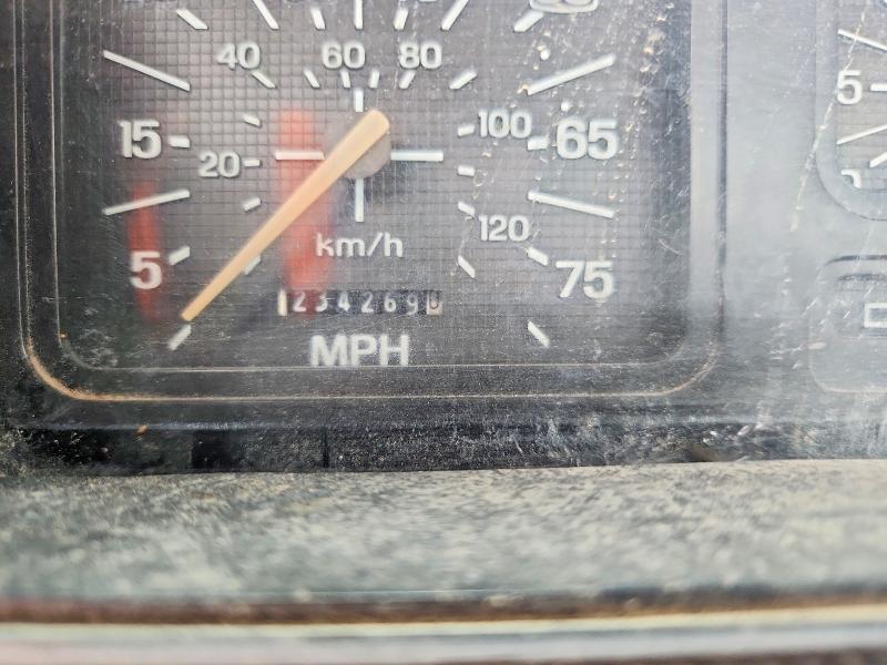 60092676 :رقم المزاد ، 1FDXK74C4PVA29497 vin ، 1993 Ford F700 مزاد بيع